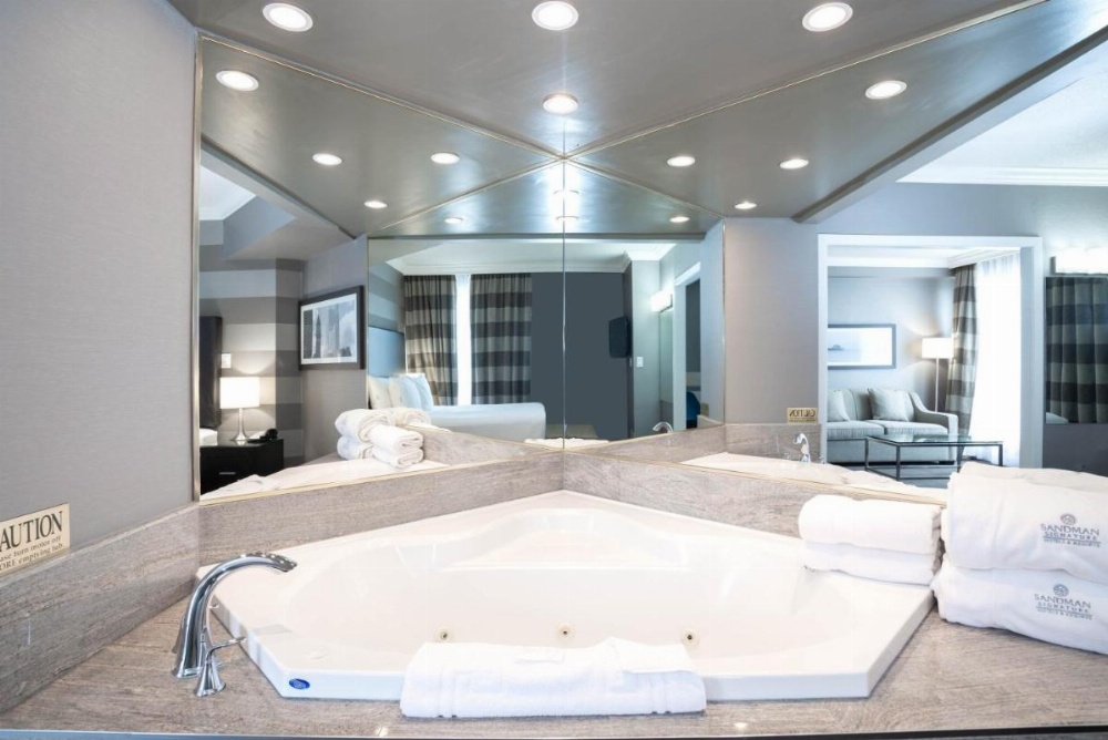 Sandman Signature Mississauga Hotel Image 6
